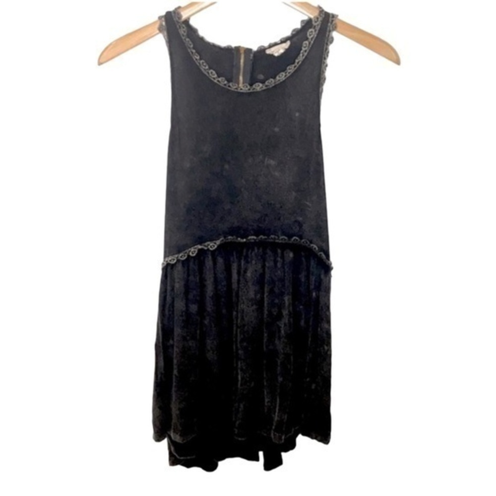 POL Black Velvet Sleeveless Dress Top with Lace Trim